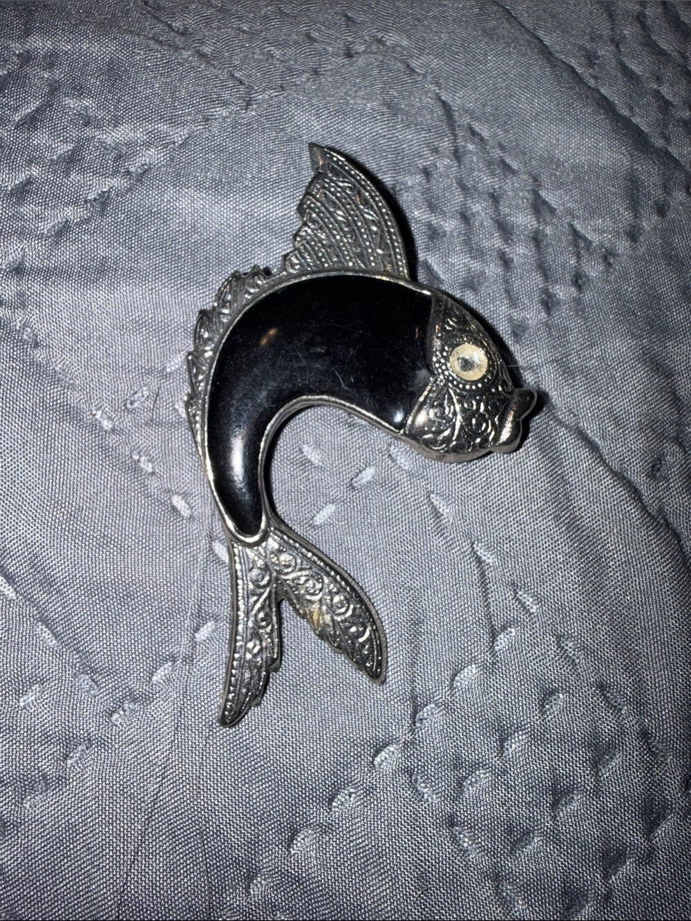 Vintage-Inspired Black and Silver Fish Brooch - Elegant Women’s Jewelry